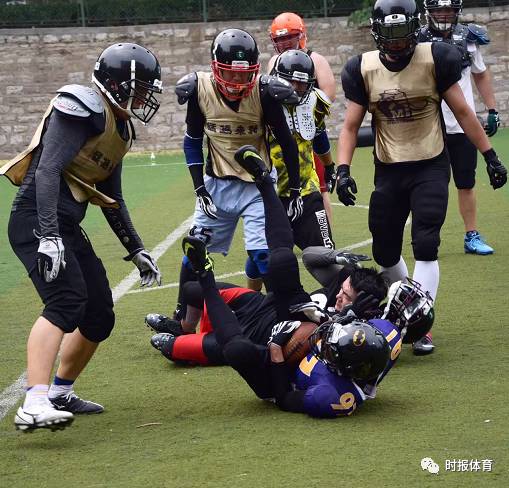 包含橄榄球赛程公布，焦点大战一触即发的词条