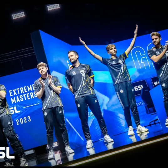 CS2再创历史,冠军实至名归 CS2再创历史,冠军实至名归