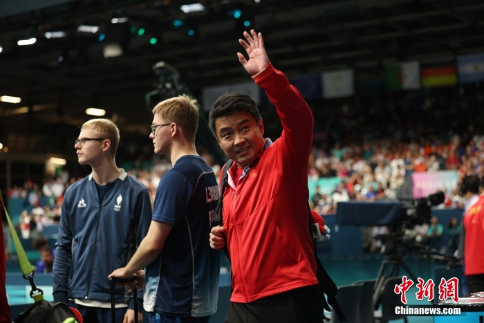法国队完胜波兰队，王皓扛起全队
