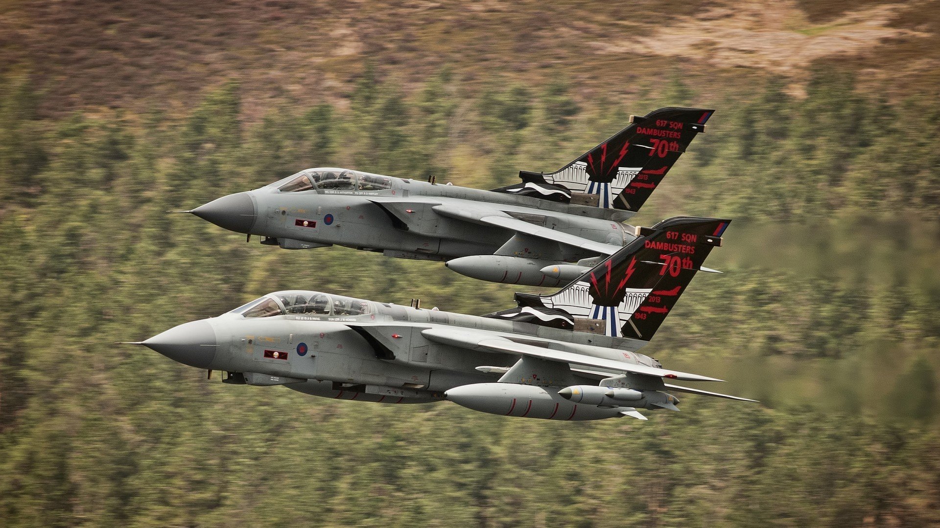 出戏后卫与闯入者,当斯通斯与巴拉圭的幽灵在巴萨的舞台上演对手戏